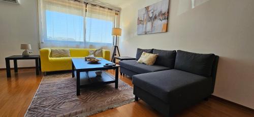 Palhais Apartment | Modern 3-Bed Flat in Lisbon, Perfect for Family Getaways