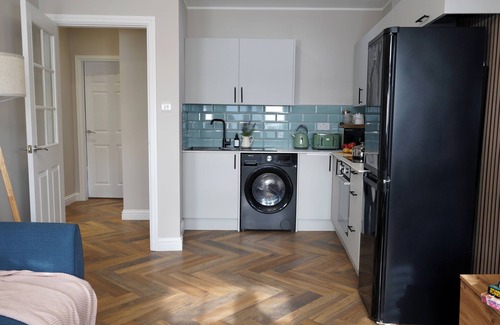 Falkirk House | Modern 3-Bed Flat Prime Falkirk Location