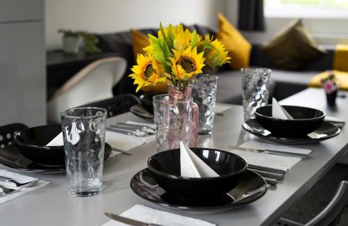 Lincoln Apartment | Modern 3-Bed House with Eco-Friendly Amenities