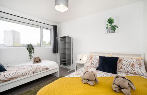 Lincoln Apartment | Modern 3-Bed House with Eco-Friendly Amenities