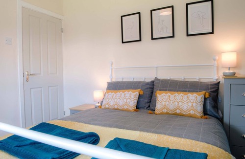 Newport House | Modern 3-Bed House in Newport with Spa & Family-Friendly Amenities
