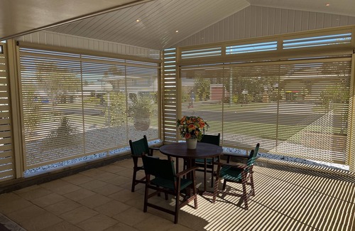 Gracemere House | Modern 3 Bedroom Townhouse with Hot Tub & Fast WiFi