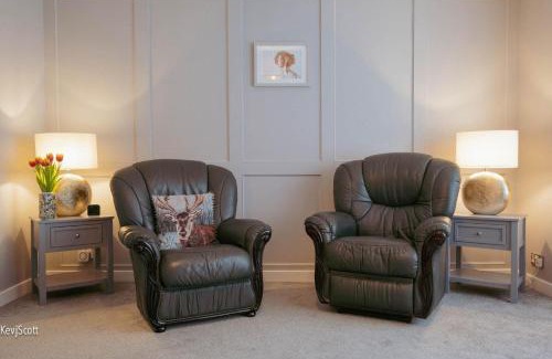 Ladybank Apartment | Modern 3 Bedroom Golf Retreat - Guest Rated: 9.8/10