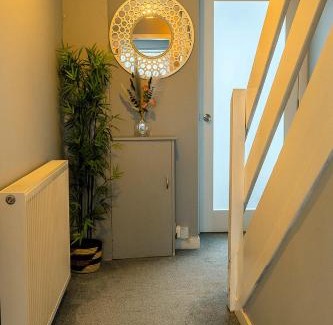 Ladybank Apartment | Modern 3 Bedroom Golf Retreat - Guest Rated: 9.8/10