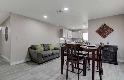 Sunrise Manor House | Experience Vegas Vibes: Modern 3 Bedroom with Arcade Fun