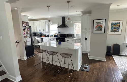 Bowman House | Modern 3-bedroom house with pool, spa, and infrared sauna in the Highlands