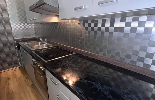 Schottenfeld Apartment | Modern 3 Bedroom Retreat Near Shopping and Family Amenities