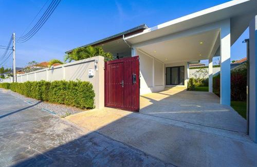 Hua Hin Villa | Stylish 3 Bedroom Villa with Private Pool - Rated 9/10