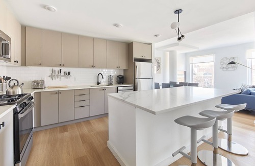 Hoboken Apartment | Modern 3 BR Loft with Gym & Deck - Steps from NYC