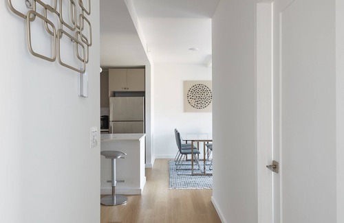 Hoboken Apartment | Modern 3 BR Loft with Gym & Deck - Steps from NYC