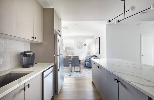 Hoboken Apartment | Modern 3 BR Loft with Gym & Deck - Steps from NYC