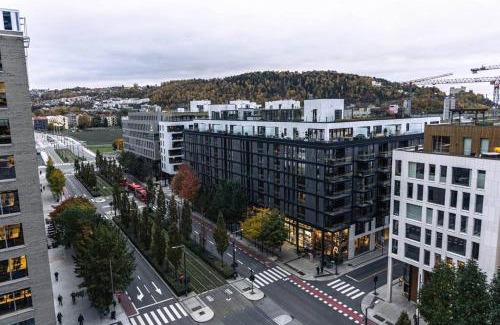 Bjørvika Apartment | Modern 3-Bedroom Apartment with Sea View in Oslo Barcode