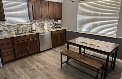 Enid House | Pet-Friendly 3BR Getaway in West Enid with Breakfast
