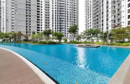 Kuala Lumpur Apartment | Modern 3BR Apartment Near Desa Park with Parking Access