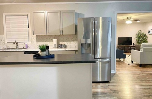 Decatur House | Decatur's Cozy Retreat with Modern Amenities for Families