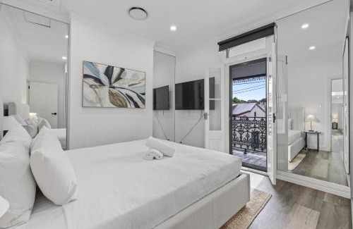 Glebe Apartment | Modern 3BR Glebe Home with Terrace & Garage for 8