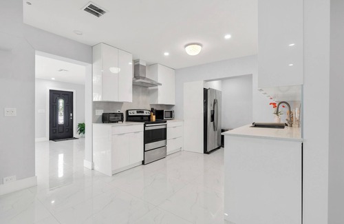 Boca Raton House | Modern 3BR Home in East Boca