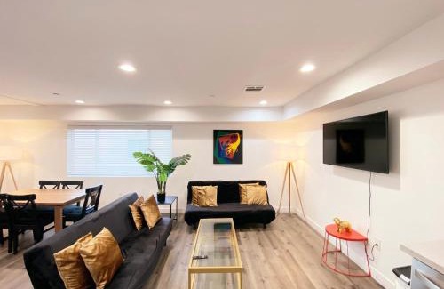 Mid City House | Stylish 3BR Getaway in Mid-City - Rated 9.4/10!