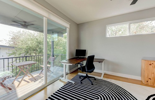 MLK House | Modern 3BR Home with Sauna, BBQ Grill & High Guest Rating