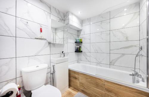 Hammersmith and Fulham Apartment | Modern 3br Homey Flat Heart Of Hammersmith