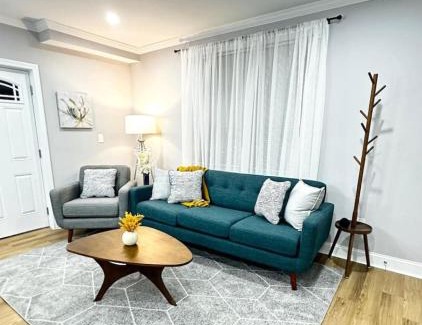 Fitchburg Apartment | Modern 3BR Near FSU - 15 Min to Wachusett