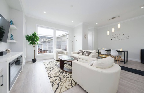 Willoughby House | Modern 3BR Near Langley Events Centre & EV charger