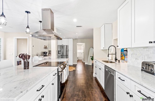 Barrington Hills House | Modern 3BR Home with Pool & Game Room for Memorable Stays