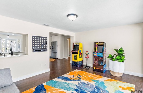 Barrington Hills House | Modern 3BR Home with Pool & Game Room for Memorable Stays