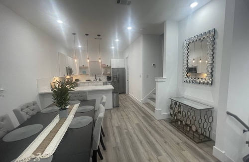 OST - South Union House | Top-Rated 3 BR Retreat in Texas Medical Center