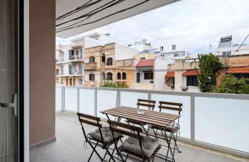 St. Andrew's Apartment | Stylish 3BR Apartment with Ocean View Near St Julians Bay