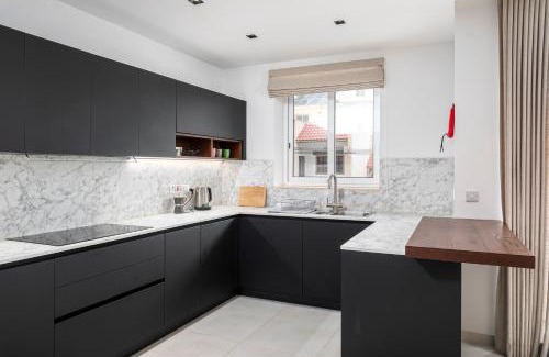 St. Andrew's Apartment | Stylish 3BR Apartment with Ocean View Near St Julians Bay