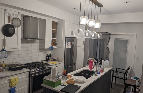 Delta House | Modern 3BR Townhouse with Pool & Pet-Friendly Amenities