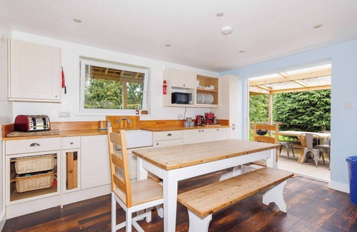 Birdham House | Beautiful Countryside Retreat with Garden & Beach Access