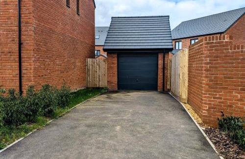 Llanwern House | Stylish 4-Bed House in Newport - Your Ideal Family Retreat