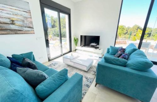Lo Rufete Villa | Stylish 4 Bed Villa with Pool - Family-Friendly Retreat