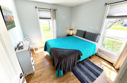 Charlottetown House | Modern 4 Bedroom Home; Minutes to Downtown