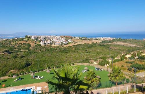 Manilva Apartment | Modern 4-kamerappartment met zee- & bergzicht