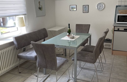 Spirkelbach House | Modern 4-Star Retreat in Pfälzer Forest with Scenic Garden