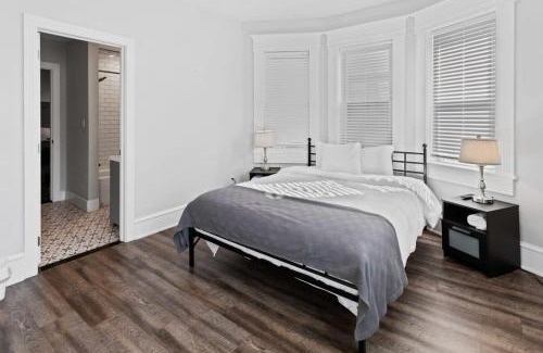 Atlantic City Apartment | Pet-Friendly 4BR Beachside Apartment with Open Living Space