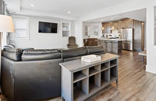 Atlantic City Apartment | Pet-Friendly 4BR Beachside Apartment with Open Living Space
