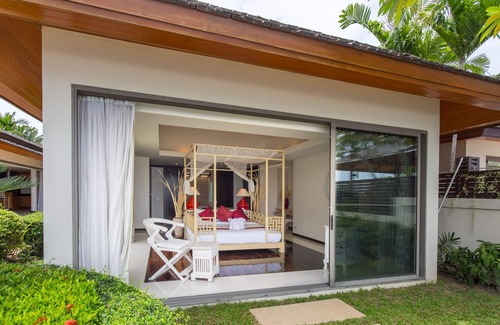 Plai Laem Villa | Modern 4BR Beachfront Villa | Lipa Noi Beach