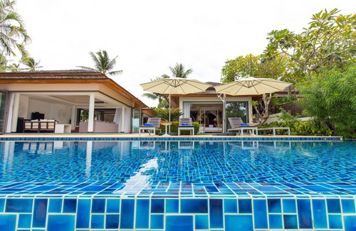 Plai Laem Villa | Modern 4BR Beachfront Villa | Lipa Noi Beach