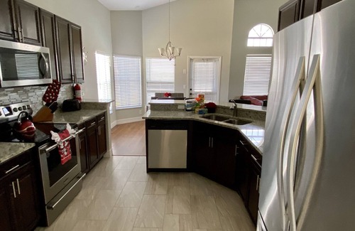 Lake Davenport Estates House | Stylish 5 Bedroom Retreat with Private Pool & High Rating