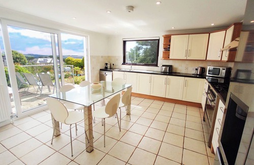 Carlyon Bay House | Stunning 5 Bedroom House with Pool & Ocean View - Rated 9.8