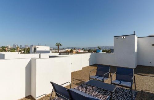 Mid City Villa | Modern 5 Bedroom Masterpiece with Rooftop Deck & Great Reviews