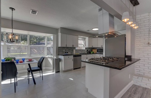 Clear Lake Villa | Modern 5-bedroom villa with pool-spa-games-garage apartment and large backyard!