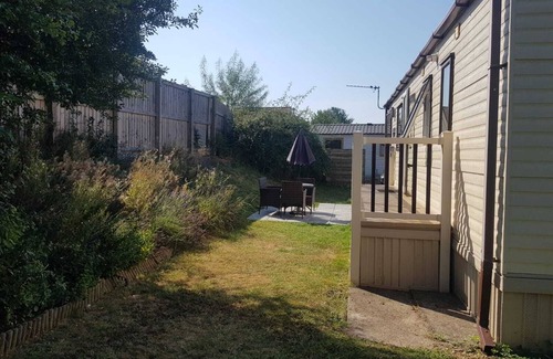 Burnham-on-Sea House | Modern Caravan Near Fishing Lakes and Family-Friendly Beach