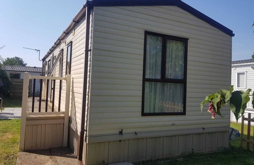 Burnham-on-Sea House | Modern Caravan Near Fishing Lakes and Family-Friendly Beach