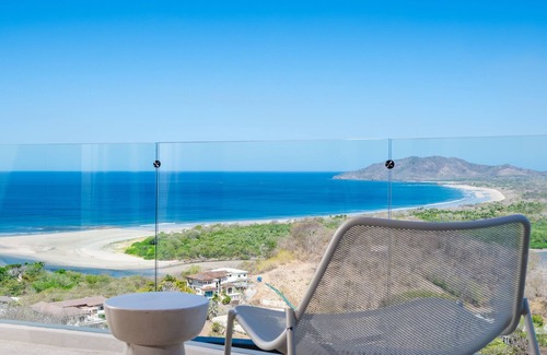 Tamarindo Villa | Modern 6-Bedroom Villa with Oceanfront Views & Breakfast