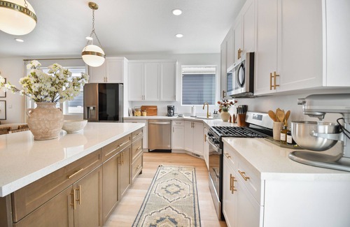 Heber House | Modern 6br near skiing, luxe, sleeps 12, hot tub